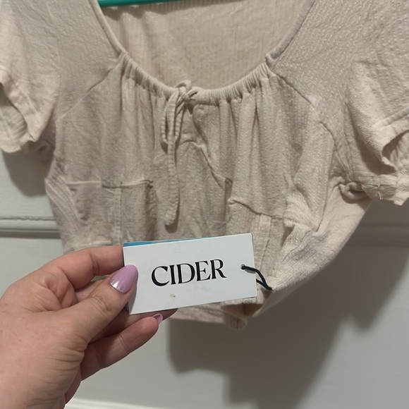 ❣️3/$30 Cider crop top - Picture 2 of 5